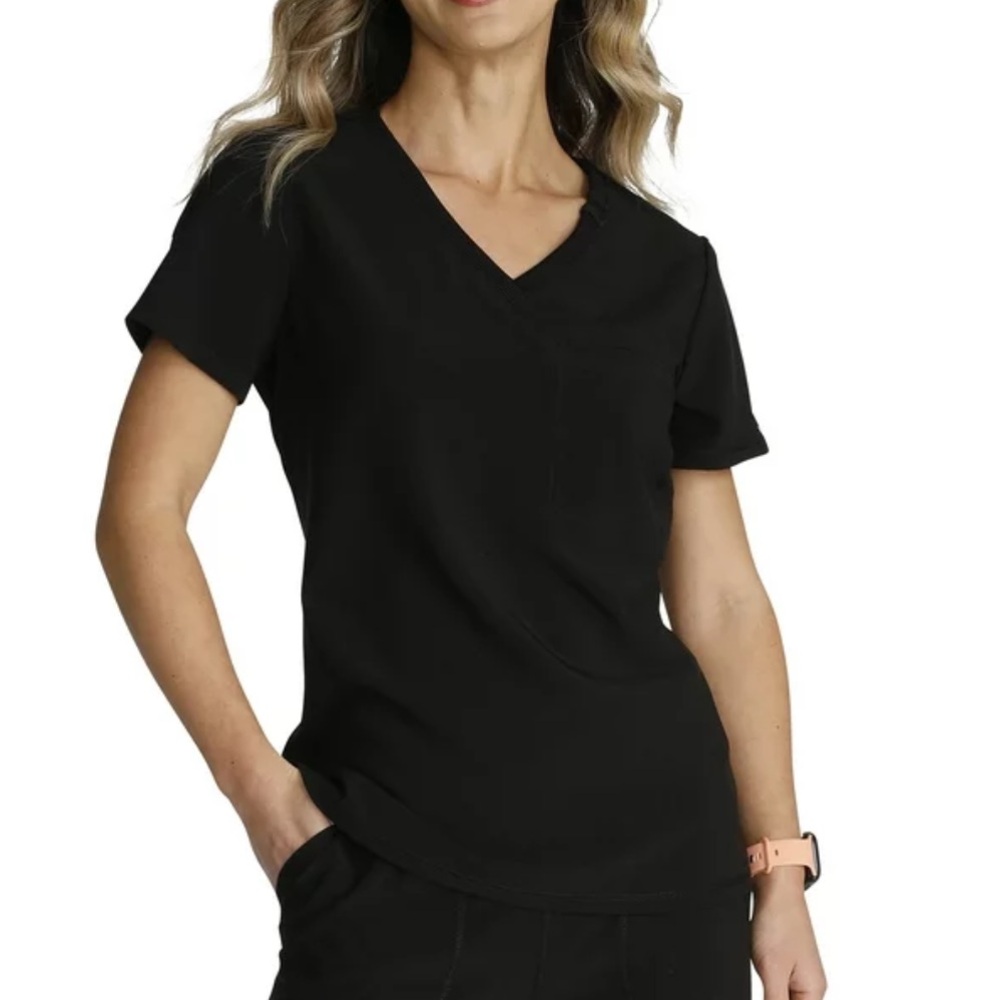 Cherokee women’s black basic scrub top